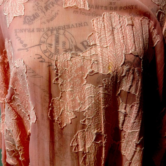 Aritizia/Wilfred pink blouse - Picture 2 of 4